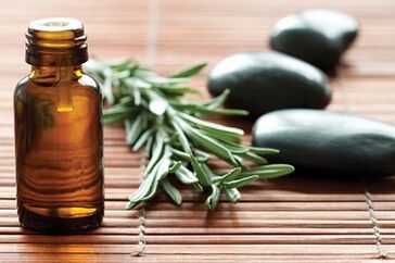 tea tree olej na plísně nehtů na nohou